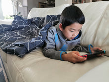 Load image into Gallery viewer, blue pentagon couch blanket
